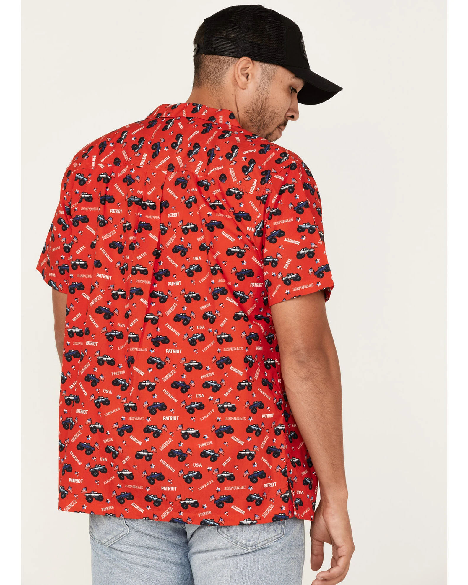 Cinch Men's Camp Trailblazer Red Truck Print Short Sleeve Button-Down Western Shirt 4 Cinch Men's Camp Trailblazer Red Truck Print Short Sleeve Button-Down Western Shirt - Image 4